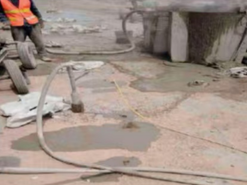 南林乡水泥混凝土路面板底注浆技术 路面脱空注浆整治方案